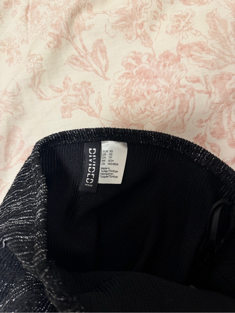 H&M Metallic Ruffle Halter Top - Picture 6 of 6